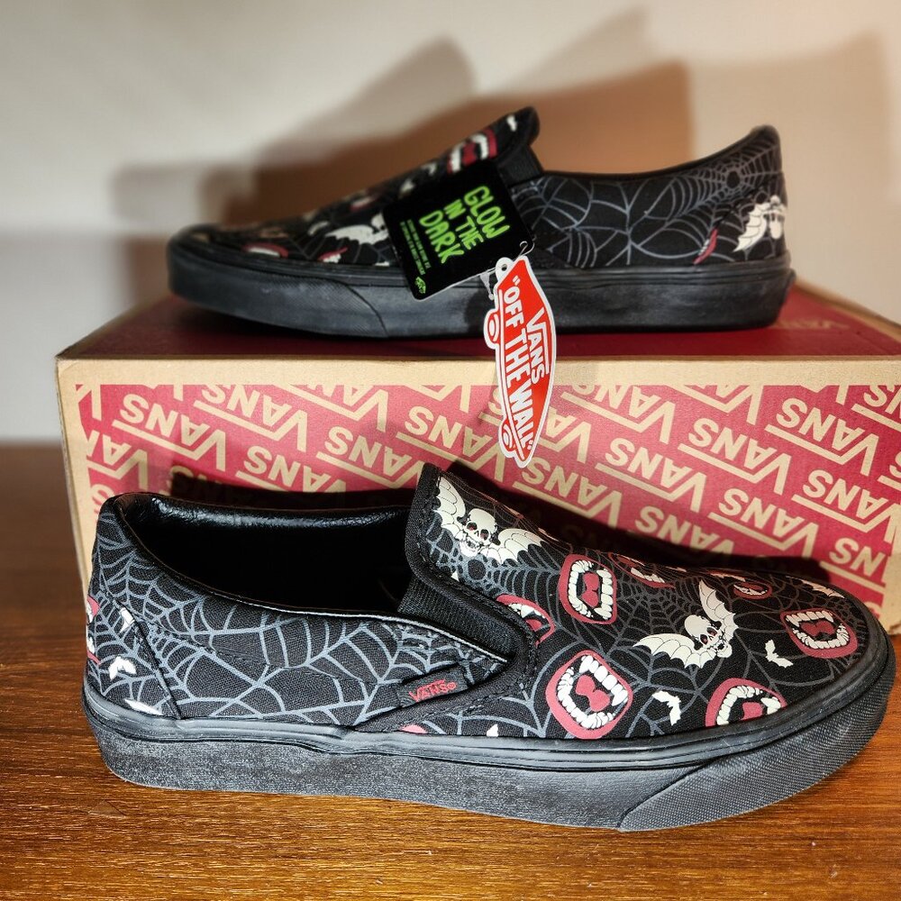 NWT VANS Classic Slip-on GLOW IN THE DARK Glow Frights Men Canvas Black (10.0) - Picture 7 of 16